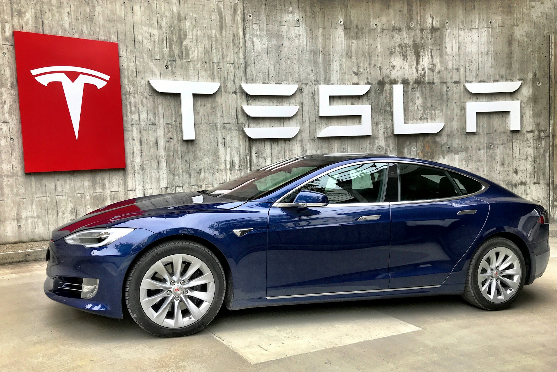 Tesla Moving to Texas: Elon Musk Announces Headquarters Relocation